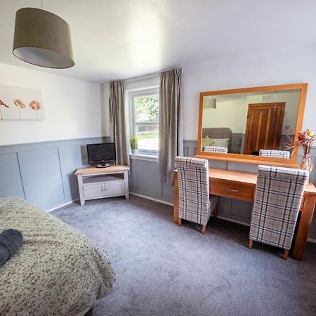 Large Country House With Garden, Outdoor Spa Area & Games Room With Hot Tub And Fire Pit Wigtown Eksteriør billede