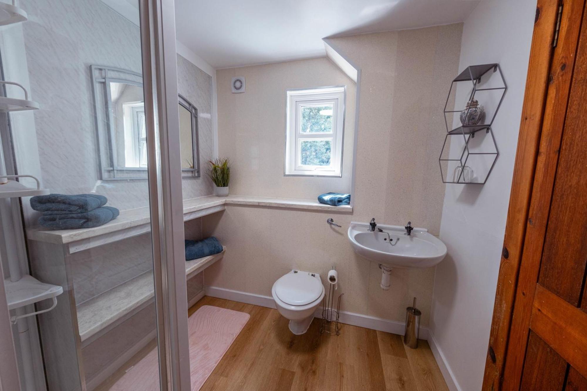 Large Country House With Garden, Outdoor Spa Area & Games Room With Hot Tub And Fire Pit Wigtown Eksteriør billede