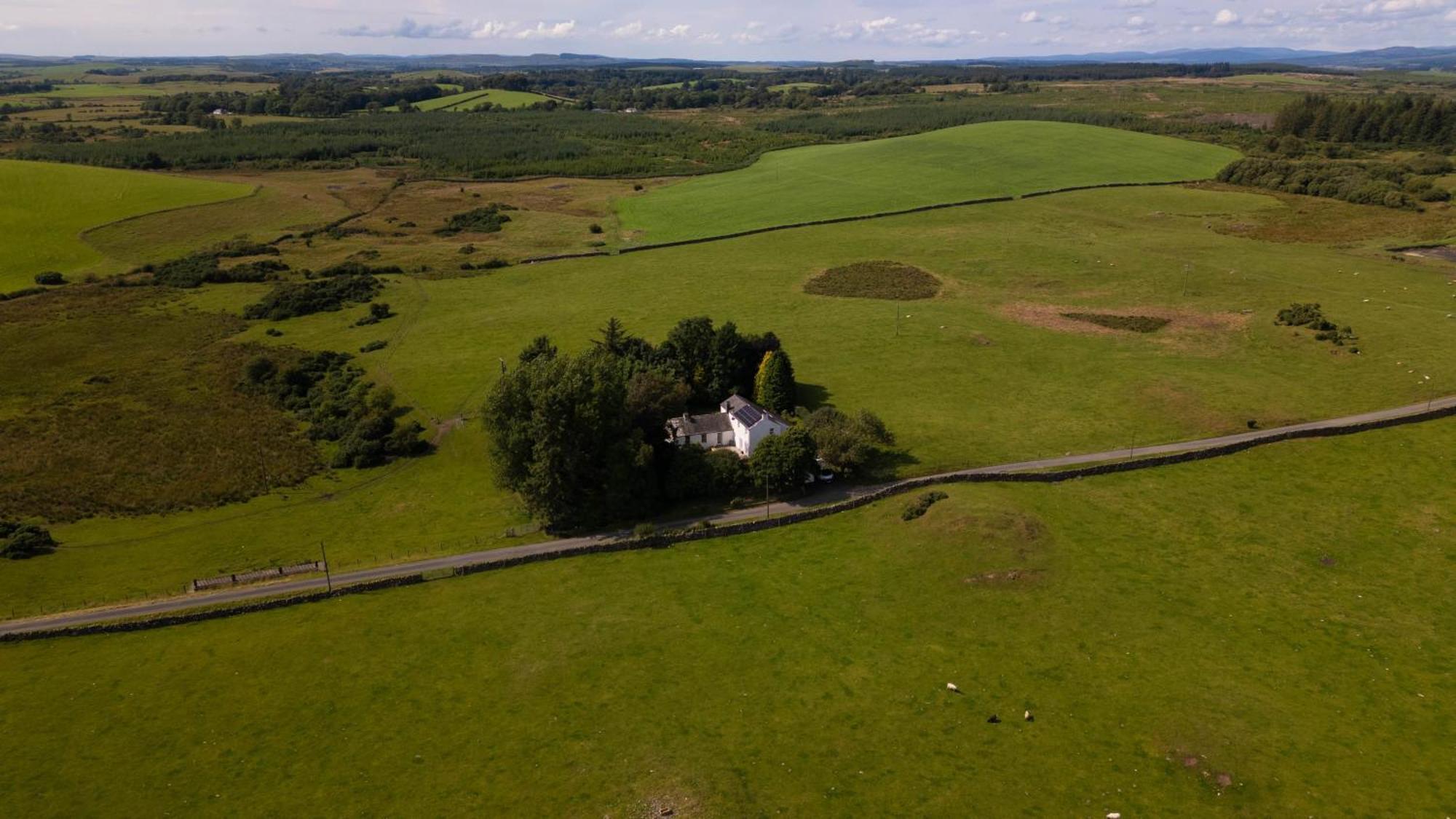 Large Country House With Garden, Outdoor Spa Area & Games Room With Hot Tub And Fire Pit Wigtown Eksteriør billede