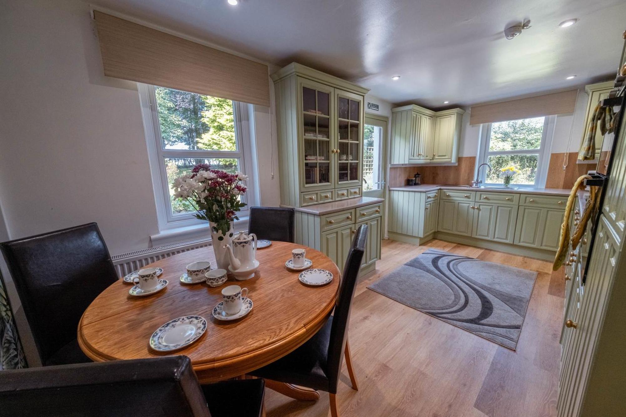 Large Country House With Garden, Outdoor Spa Area & Games Room With Hot Tub And Fire Pit Wigtown Eksteriør billede